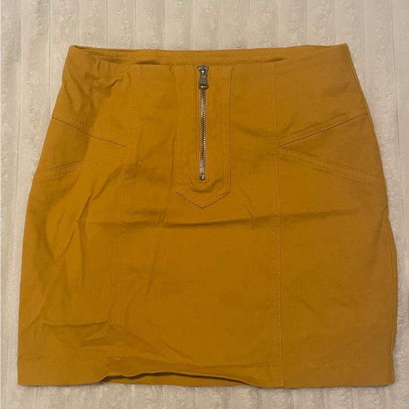 Forever 21 mini skirt - Picture 2 of 2